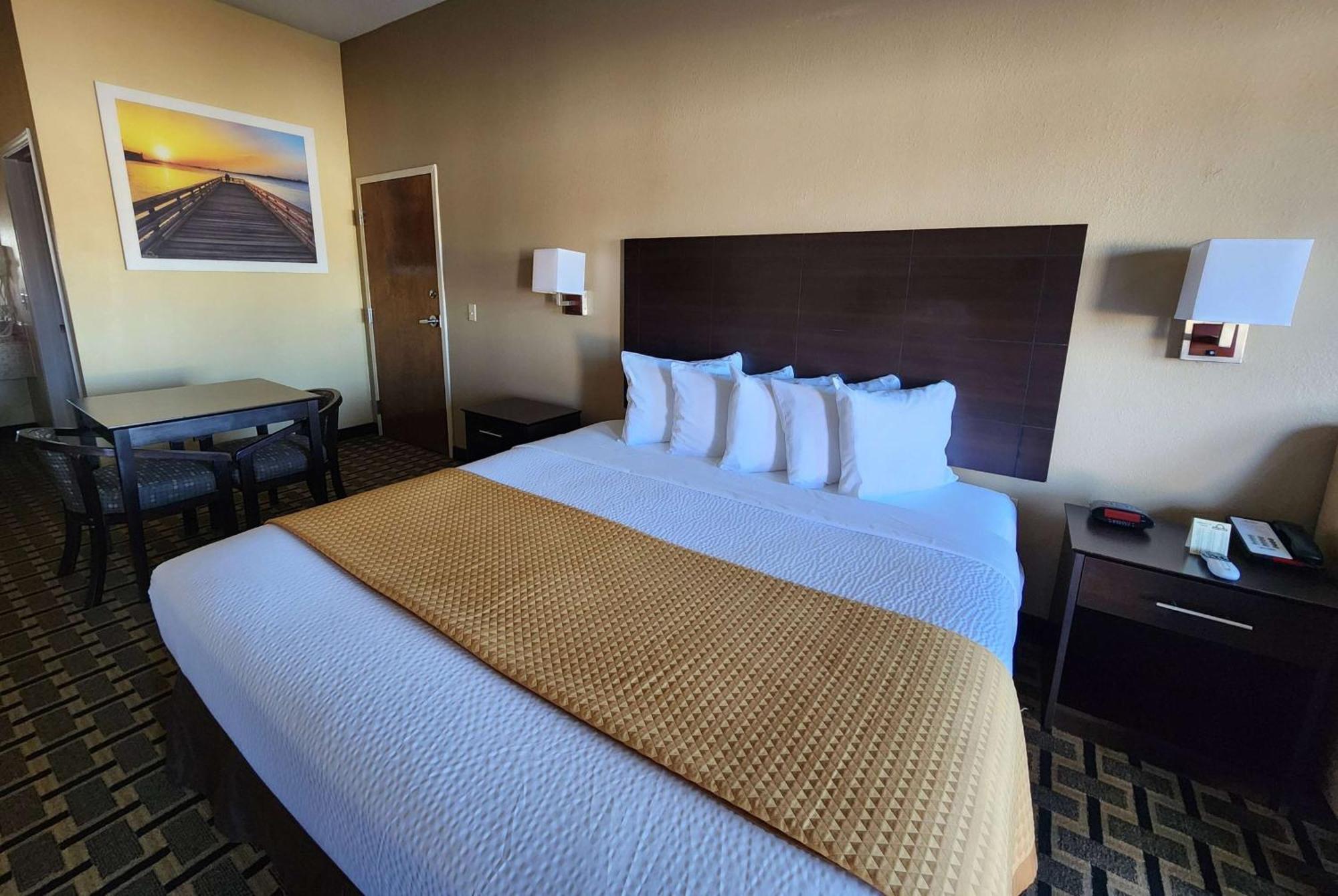 Days Inn By Wyndham Baytown East Экстерьер фото