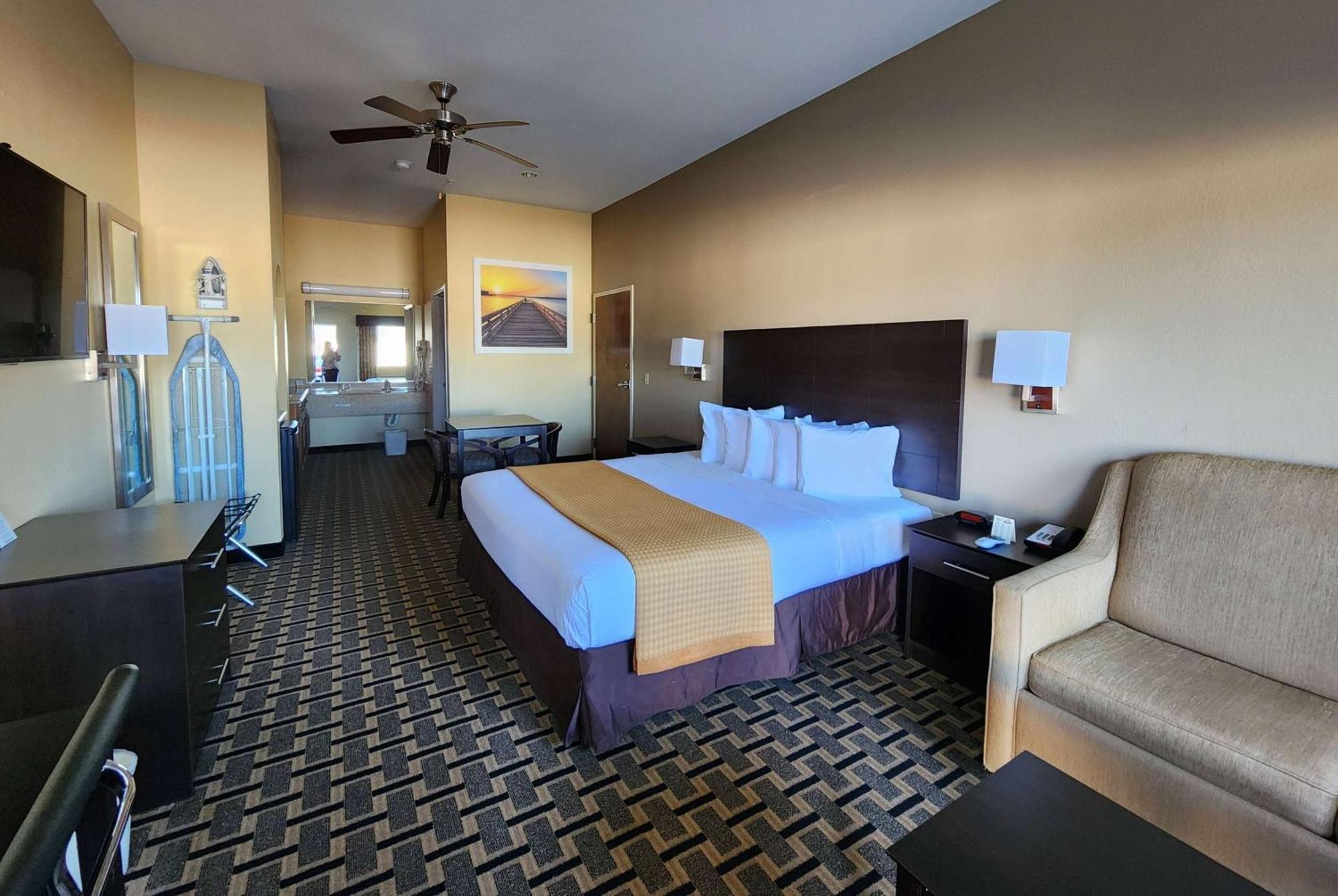 Days Inn By Wyndham Baytown East Экстерьер фото