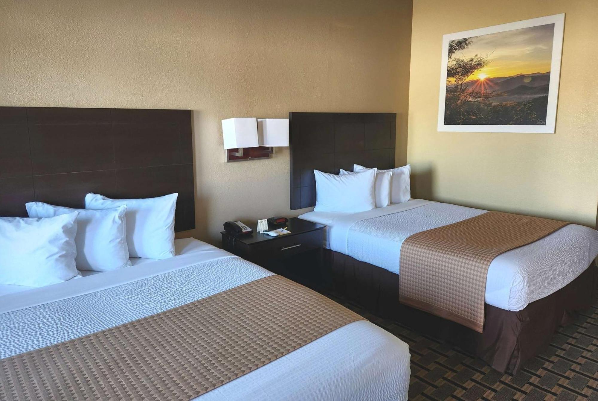 Days Inn By Wyndham Baytown East Экстерьер фото