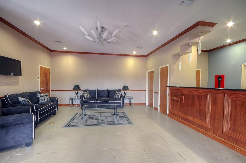 Days Inn By Wyndham Baytown East Интерьер фото
